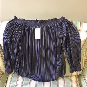 ❤️Banana Republic NWT Dark Grey Pleated Top.  Size M.